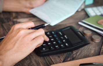 ¿Puedo comprar un piso si tengo deudas pendientes?