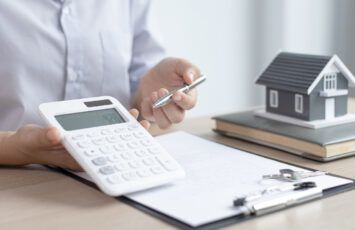 ¿Qué ocurre si compramos una vivienda que tiene deudas pendientes?