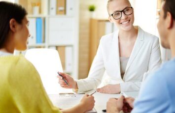 ¿Cuáles son las ventajas de comprar un inmueble al contado? - Fotocasa Life ¿Cuál de estos pasos va primero en el proceso de la compra de vivienda?