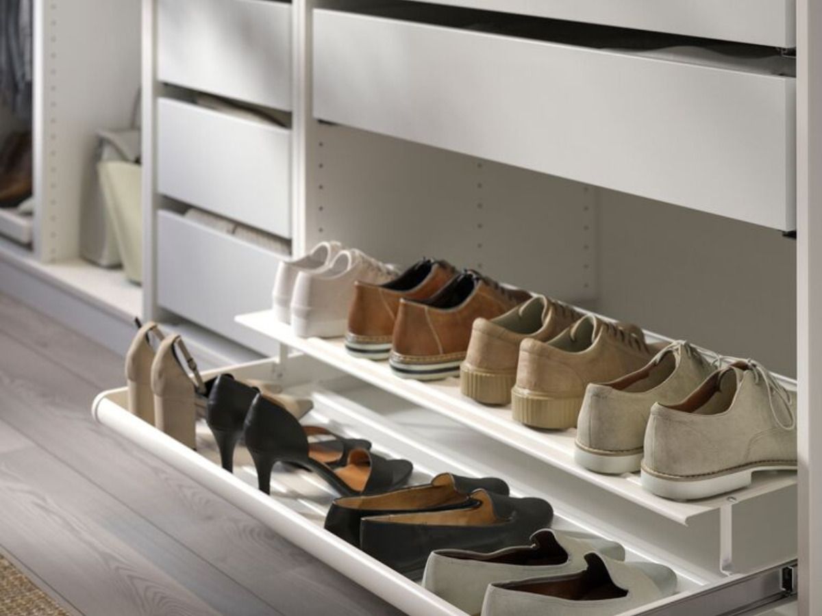 20 accesorios secretos de IKEA para organizar un dormitorio pequeño y acabar con la "silla-perchero" - Fotocasa Life zapatero IKEA extraíble