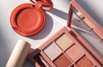 10 ideas para crear un organizador de maquillaje en el baño