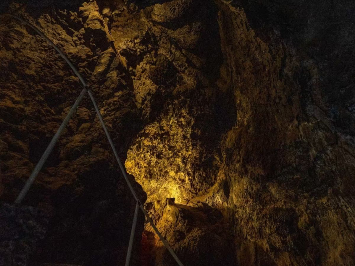 cueva privada en el hierro