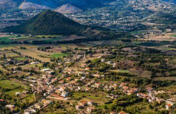Los 10 pueblos más bonitos de Semana Santa - Fotocasa Life 3 pueblos para mudarse en los que viven más de 1.000 habitantes