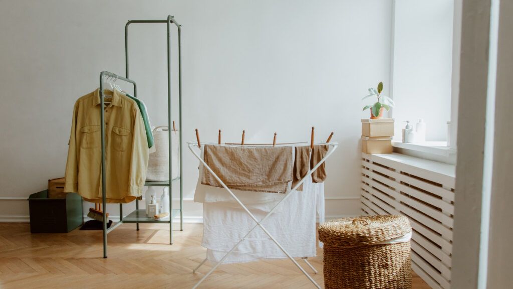 7 ideas para colgar sábanas y toallas cuando llueve