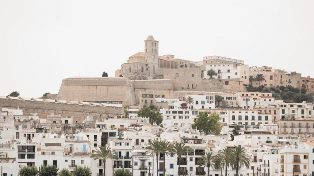 Cuatro ciudades españolas superan por primera vez los 6.000euros/m² en España