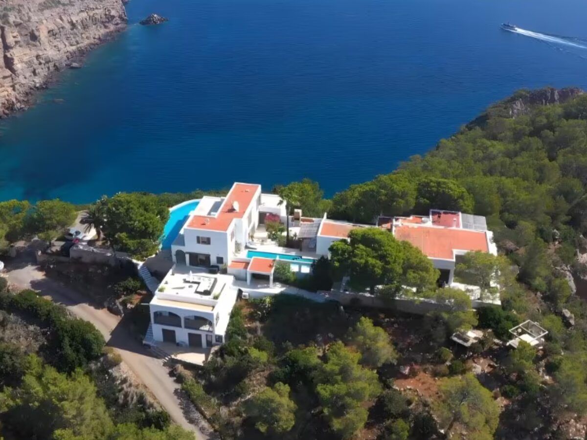 acantilado ibiza mediterraneo