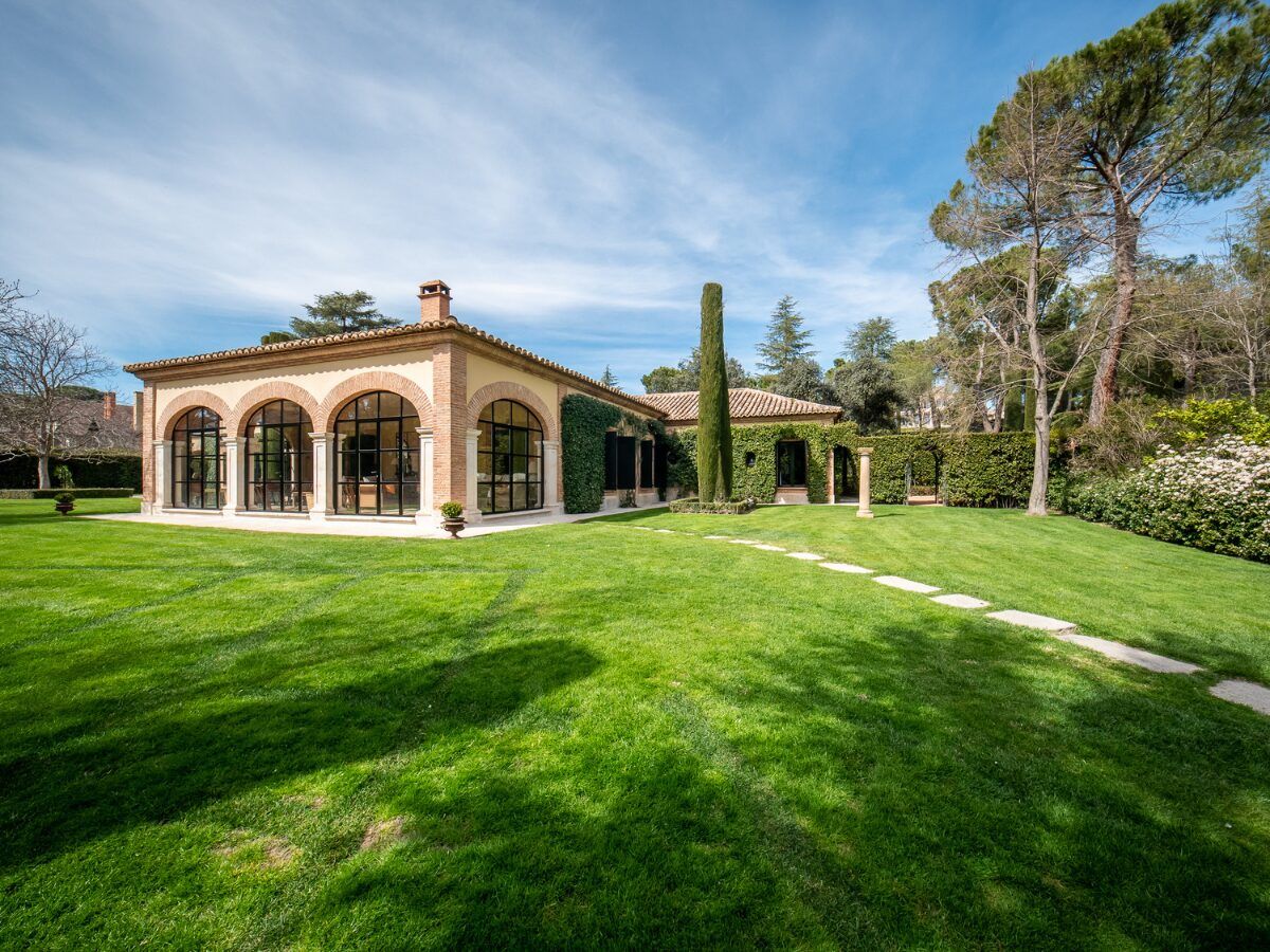 jardin chalet de lujo en venta