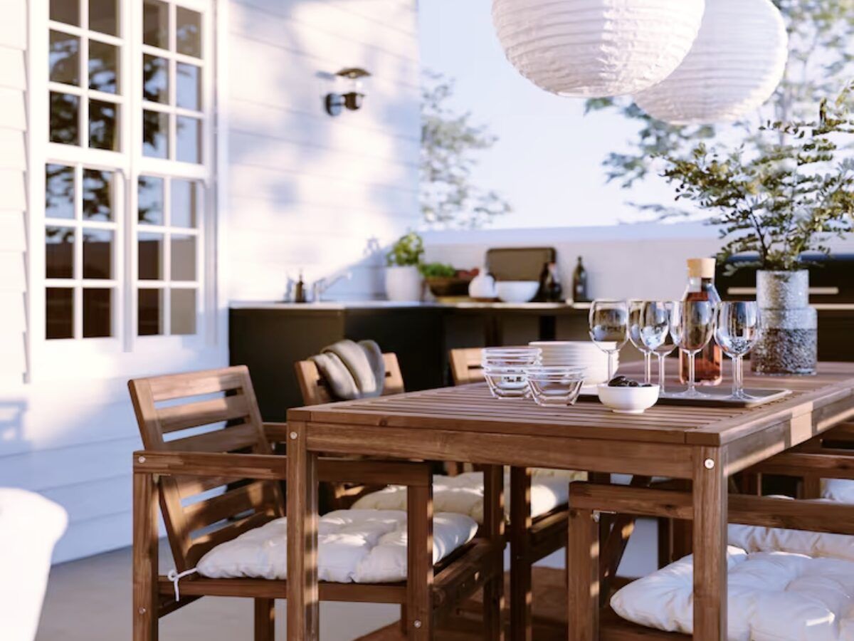 Decorar un balcón amplio