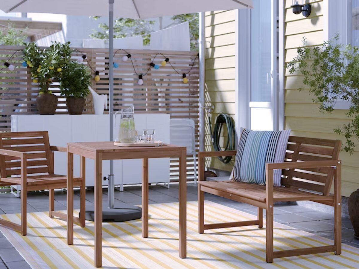 Decorar balcón mediano mesa