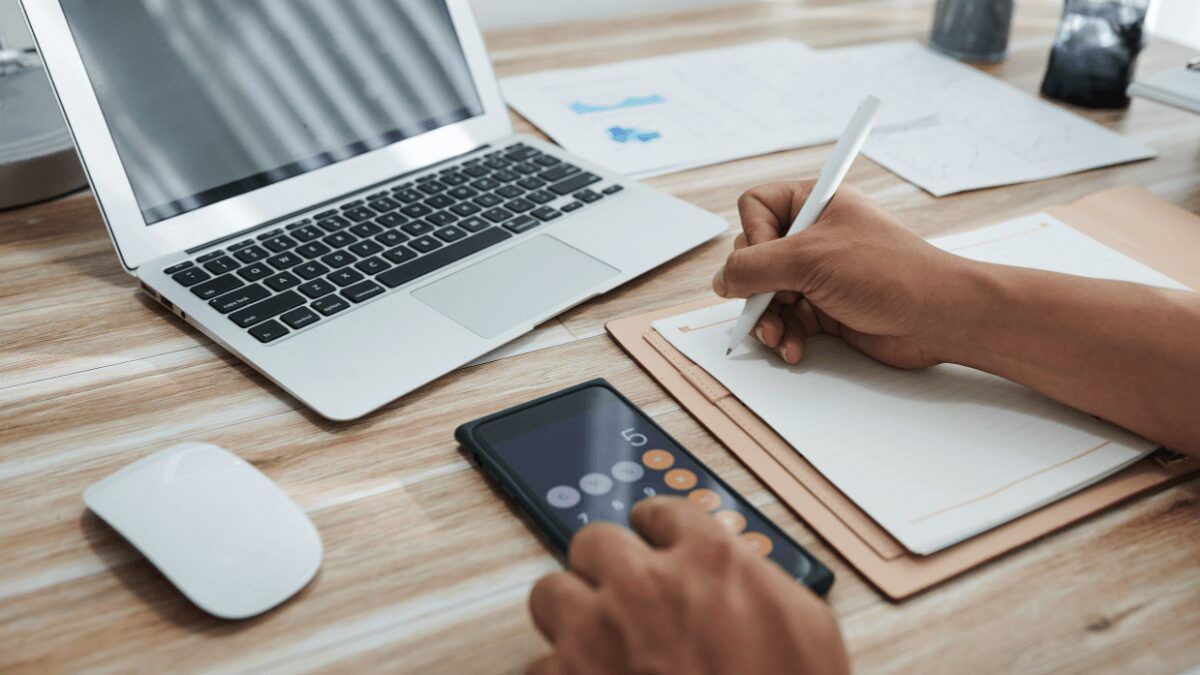 Los españoles destinaron 6,7 años de su salario íntegro para pagar su vivienda en 2023