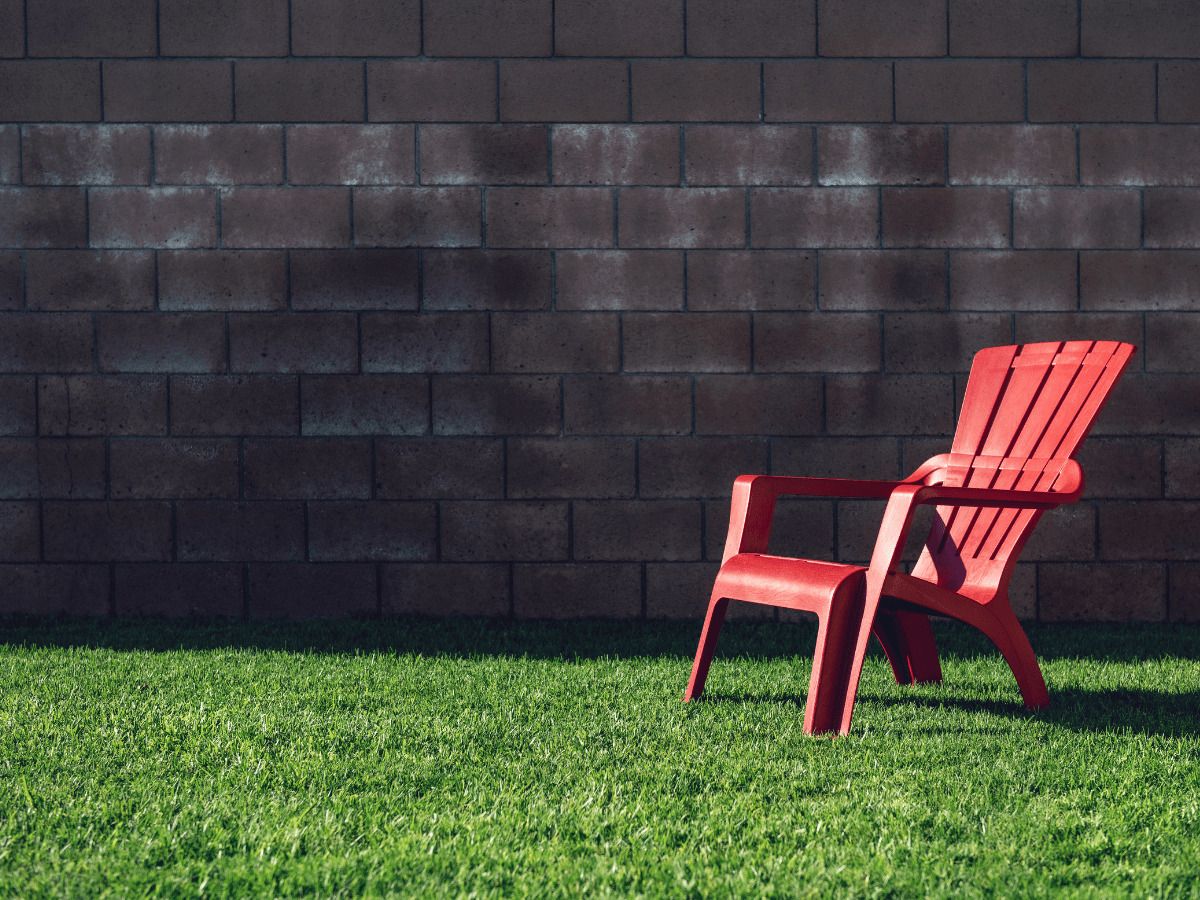 mojar silla de plastico para eliminar electricidad estática