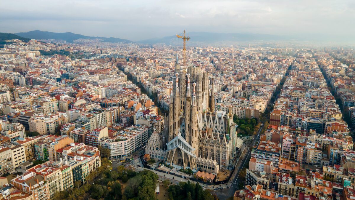 ¿Sabrías diferenciar el estilo arquitectónico de estas edificaciones?