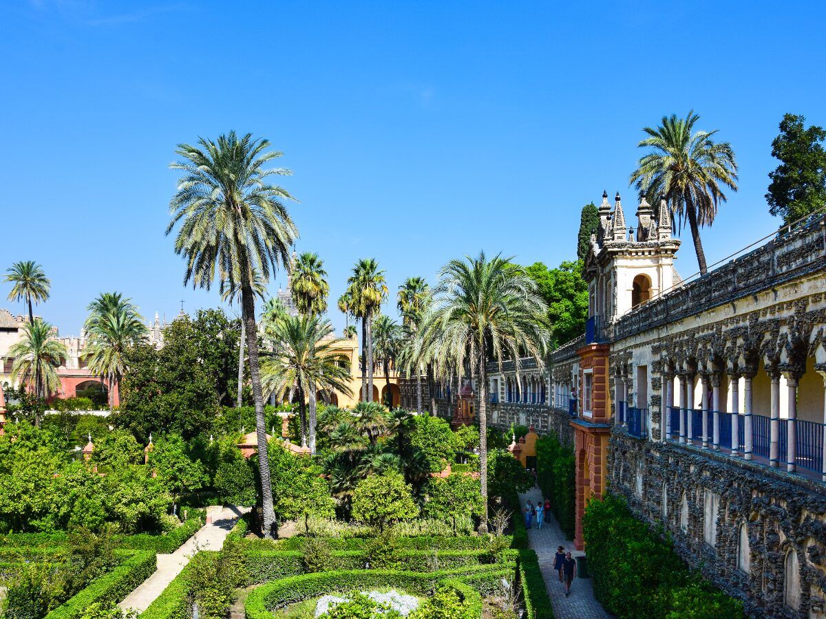 ¿Sabrías diferenciar el estilo arquitectónico de estas edificaciones? - Fotocasa Life Alcázar Sevilla estilo mudejar