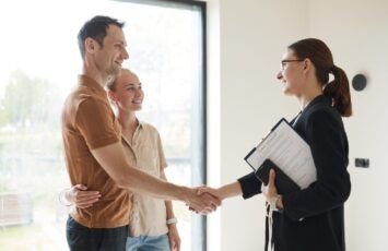 El truco si vas a comprar casa y quieres saber qué se cuece en la comunidad de vecinos