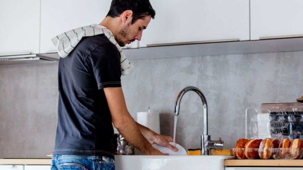 Los jóvenes irrumpen en la compraventa de viviendas en 2024