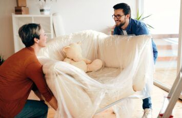 ¿Se puede descontar la fianza por no vaciar el piso de alquiler de mis muebles?