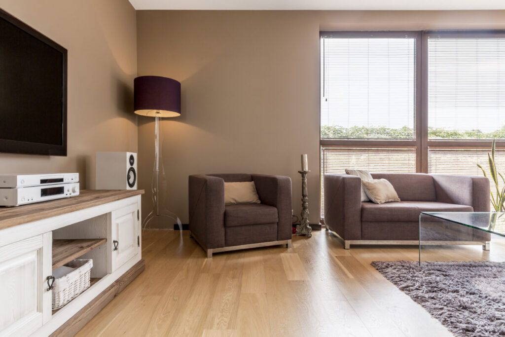 ¿Cuáles son los gastos asociados a la venta de una vivienda habitual para reinvertir en otra?