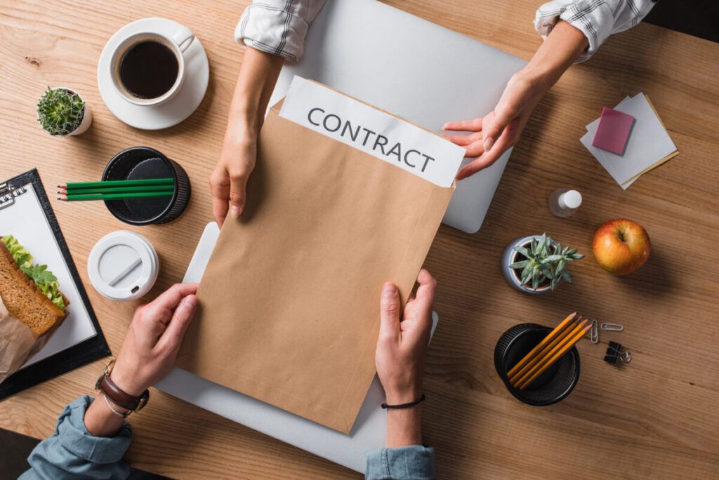 ¿Cuál será la duración del contrato de alquiler de un piso entre una sociedad y un inquilino particular?