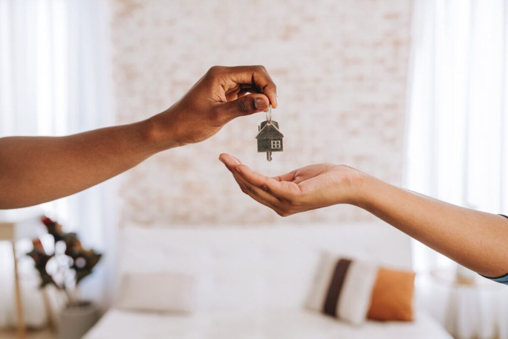 ¿Cómo puede un propietario recuperar una vivienda que está actualmente alquilada?