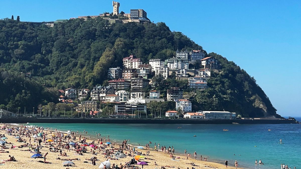 Municipios costeros más caros para comprar vivienda 2025 en España y los más baratos