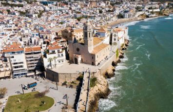 Cómo es vivir en Sitges: playa y cultura a 30 minutos de Barcelona