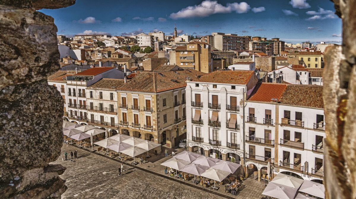 Cáceres lanza una nueva ayuda para el alquiler de 150 euros mensuales