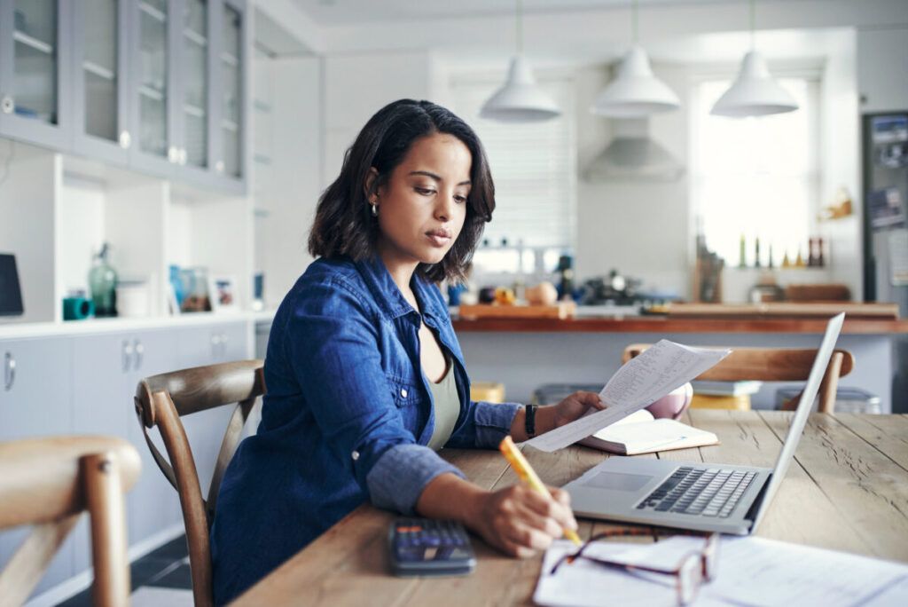 ¿A qué cuenta debe ir el dinero en un contrato de arras, a la de la inmobiliaria o a la de los propietarios?