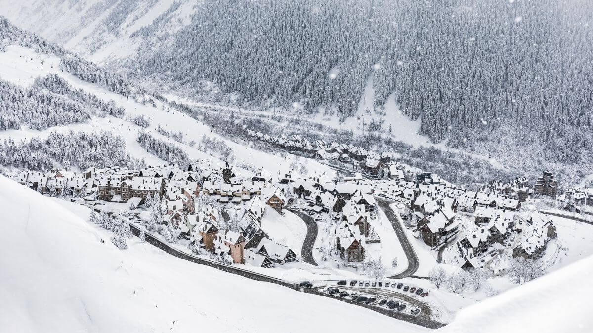 Baqueira Beret, Granvalira, Ordino Arcalís y Vallnord Pal Arinsal son las estaciones de esquí con los apartamentos de alquiler más caros