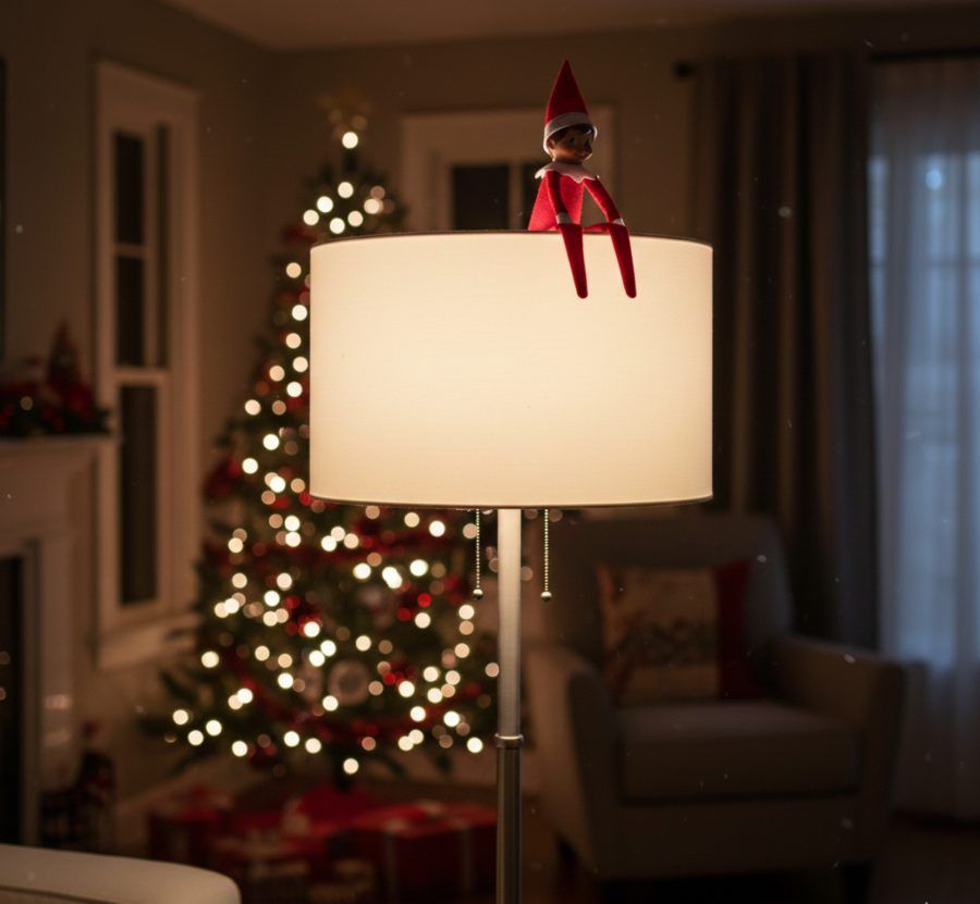 Elfo escalando a una lámpara