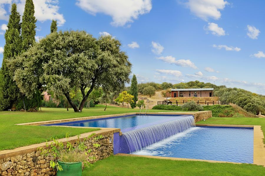 Piscina finca Zarza Capilla