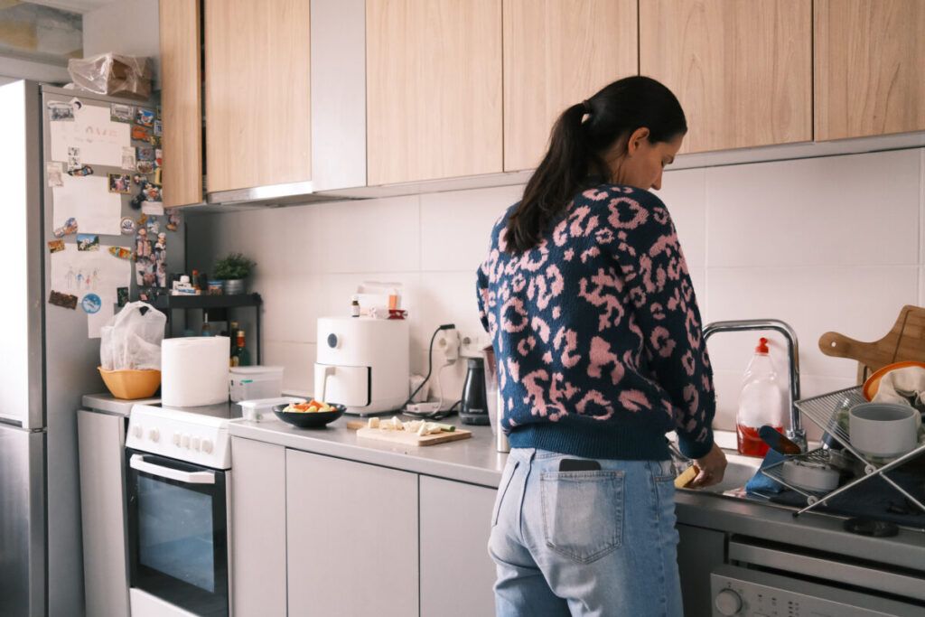 ¿Quién paga un grifo roto en un piso de alquiler?