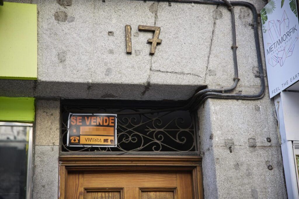 El esfuerzo de comprar una casa solo: requiere dedicar el sueldo completo de casi 9 años