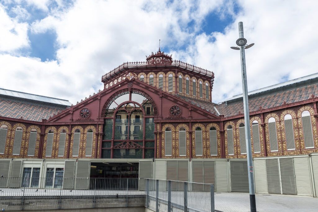 Mercado de Sant Antoni en Barcelona, uno de los barrios más atractivos para comprar casa en la ciudad