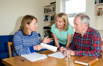 Diferencia entre pacto de mejora y donación: qué opción te conviene para adelantar tu herencia sin errores