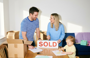 ¿Qué impuestos tengo que pagar al vender una casa para comprar otra?