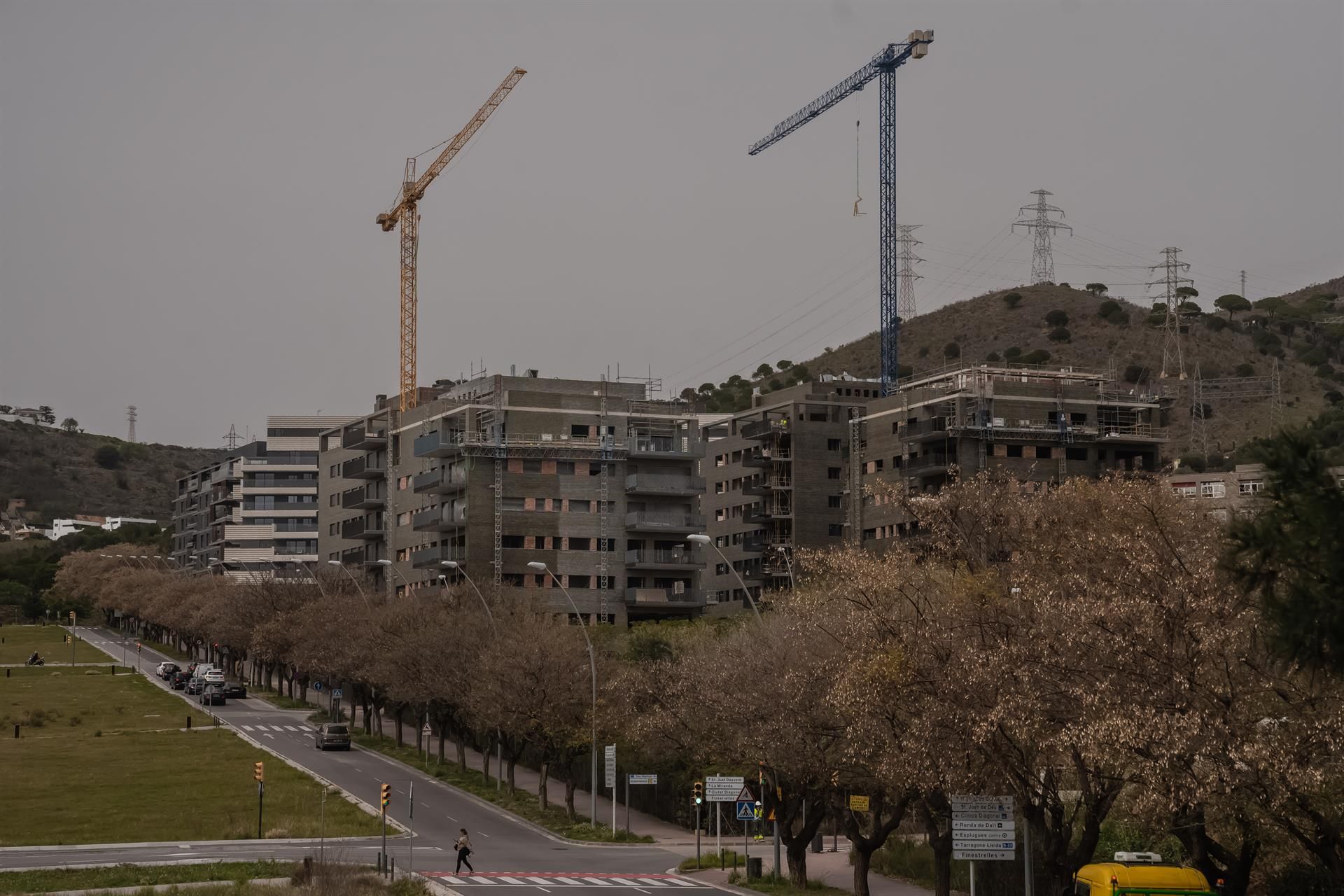 La concesión de visados de vivienda de obra nueva aumenta un 19,6 % en enero de 2026
