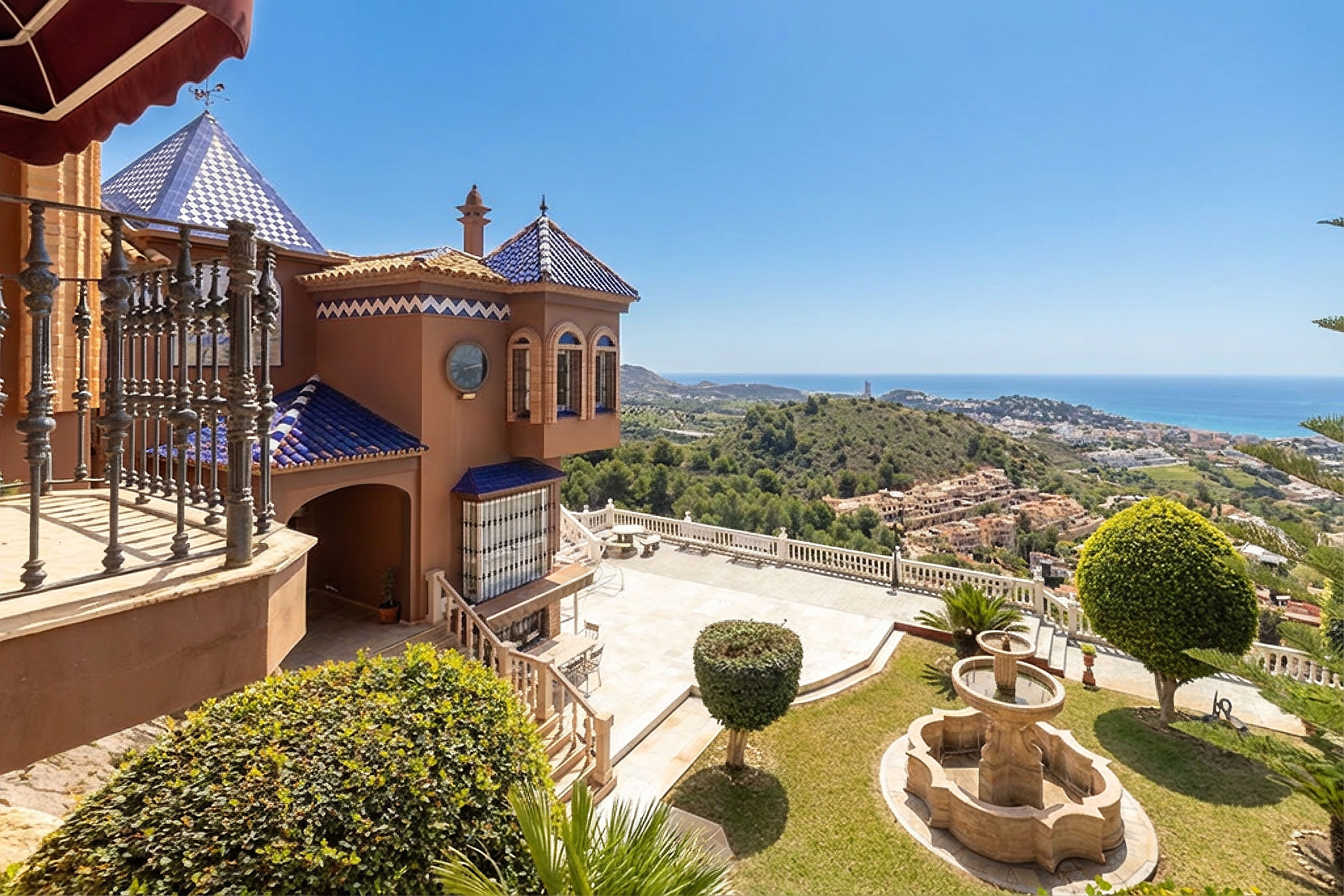 Impresionante chalet en Málaga: así es la villa de lujo con piscina panorámica, sauna privada y vistas al Mediterráneo