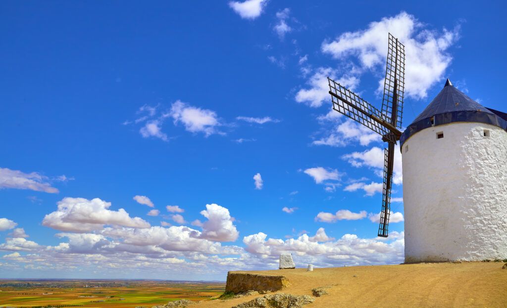 Puedes beneficiarte de una deducción de 500€ en el IRPF si te mudas a un pueblo de Castilla-La Mancha