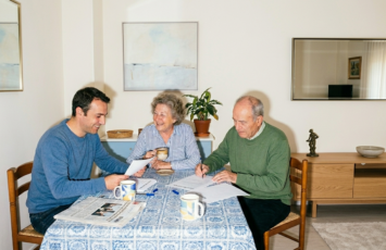 ¿Se puede vender una casa a un hijo teniendo otros hijos? Claves legales, impuestos y errores que debes evitar