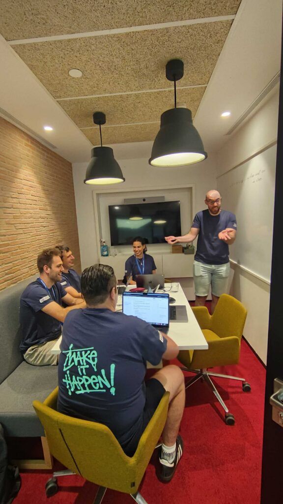 Foto de una de las escenas de la hackathon de Fotocasa