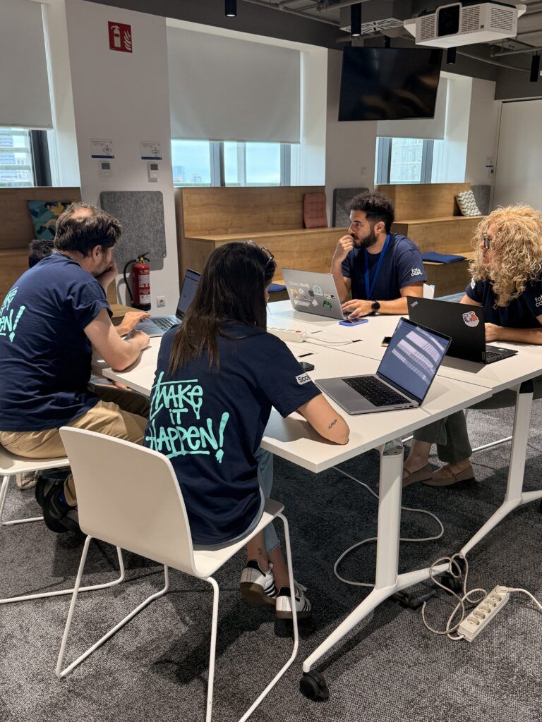 Fotografía de una jornada de la hackathon de Fotocasa