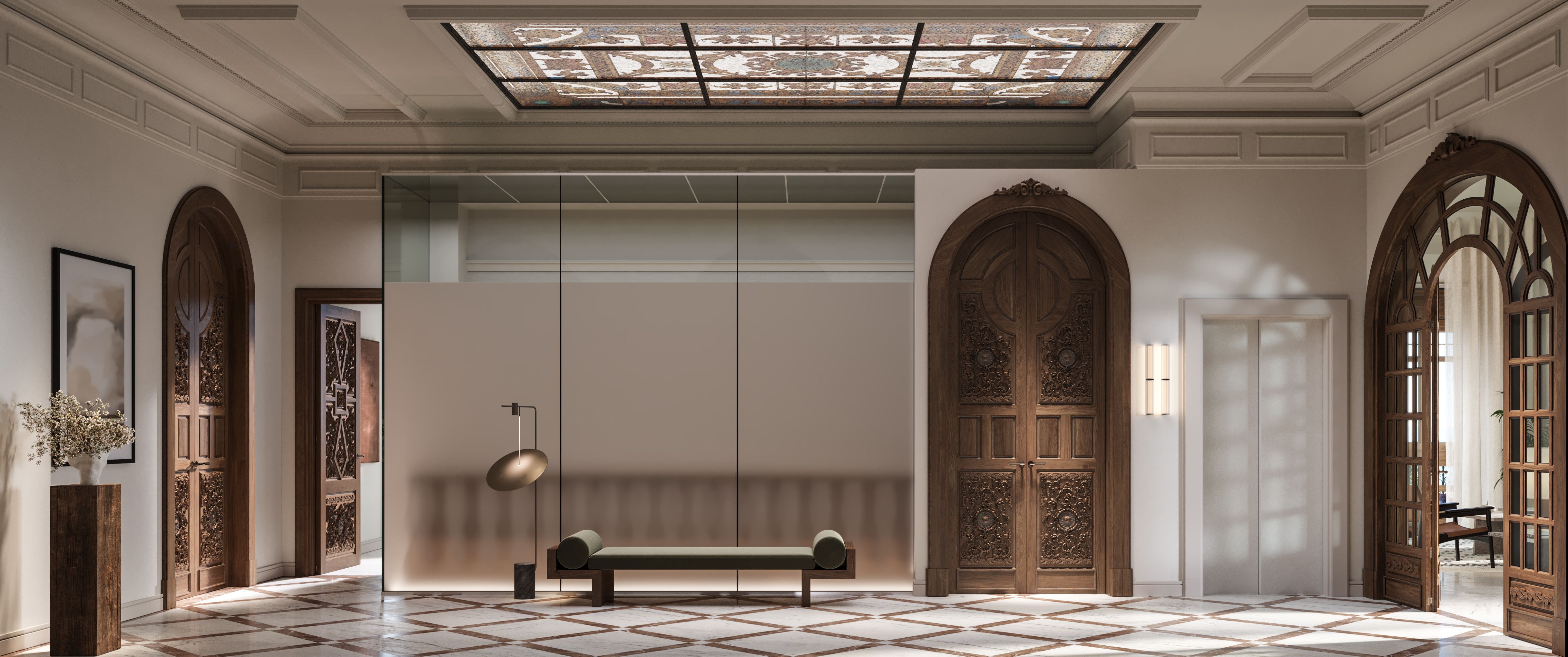 Vestíbulo de Be Grand El Limonar con puertas históricas restauradas, lucernario decorativo y diseño contemporáneo