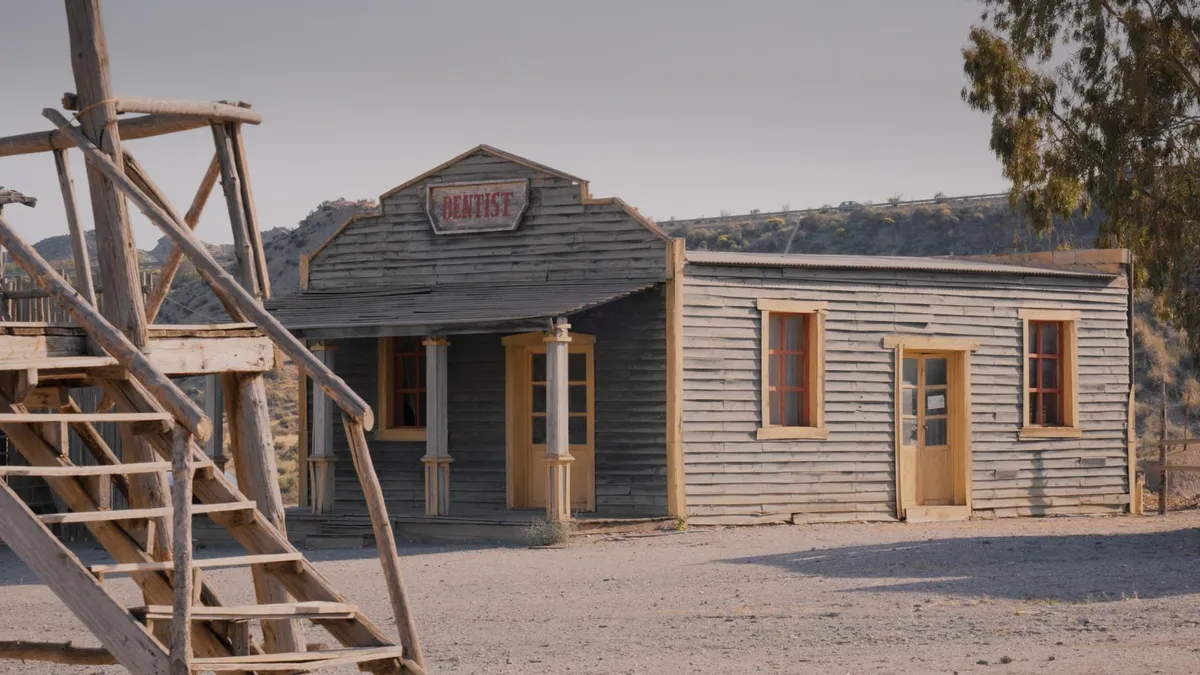 Conviértete en el propietario de una villa del Wild West en España: ¿cuánto cuesta comprar Western Leone, el mítico poblado del ‘spaghetti western’ en Tabernas? img167